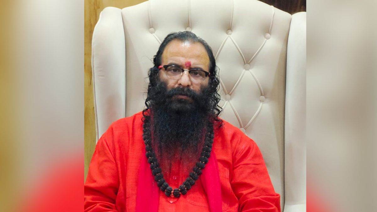 Shri Mahant Ravindra Puri S1